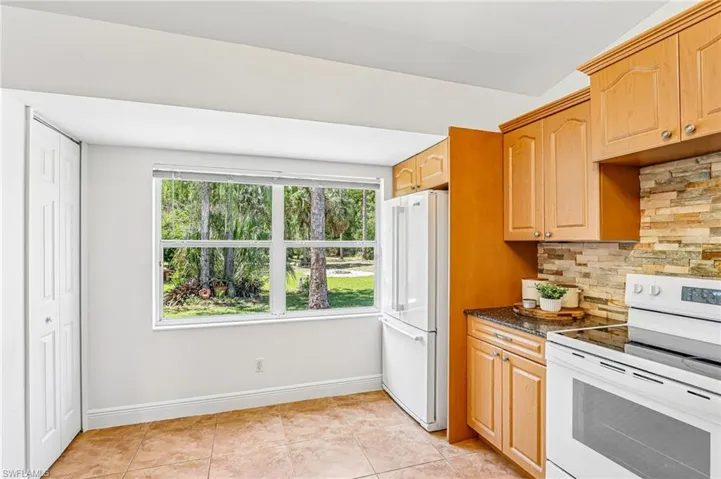 3360  2nd NE AVE, Naples, FL 34120