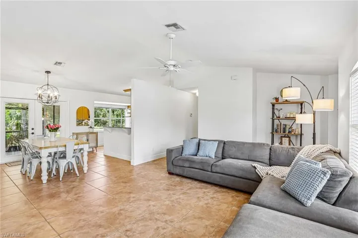 3360  2nd NE AVE, Naples, FL 34120