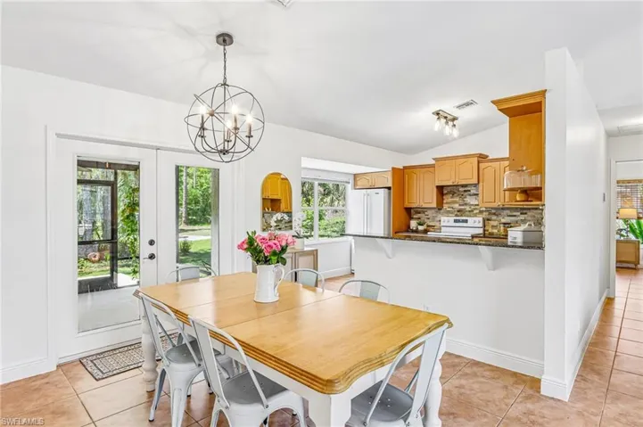 3360  2nd NE AVE, Naples, FL 34120