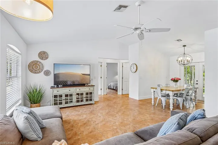 3360  2nd NE AVE, Naples, FL 34120