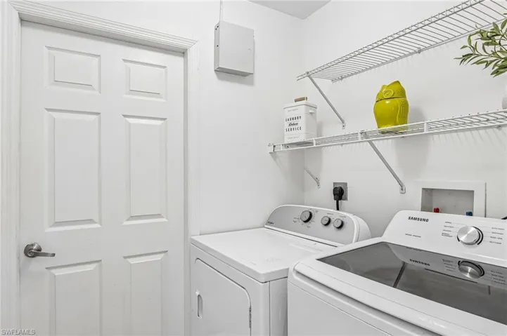 3360  2nd NE AVE, Naples, FL 34120