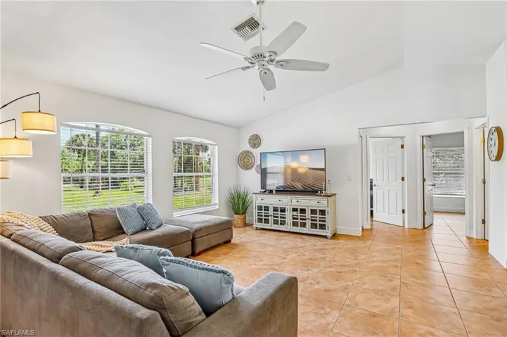 3360  2nd NE AVE, Naples, FL 34120