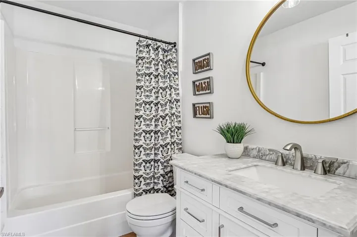 3360  2nd NE AVE, Naples, FL 34120