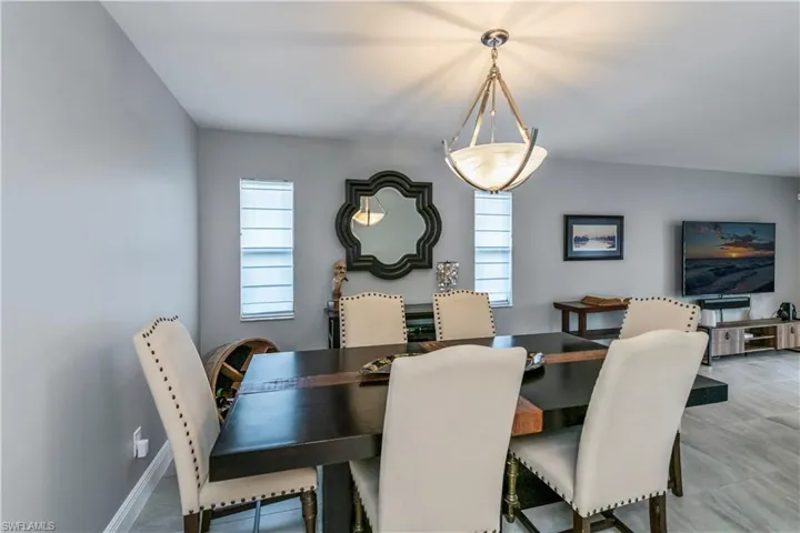Spacious Dining area