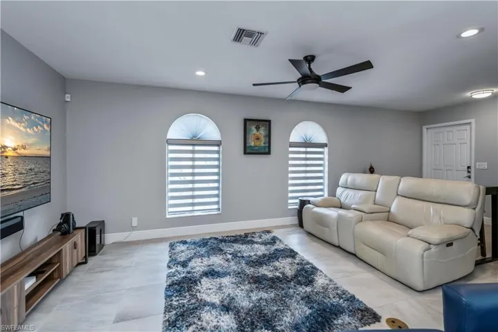3522 SE 18th  AVE, Cape Coral, FL 33904