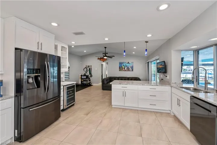 Large Kitchen with plenty of storage and work space