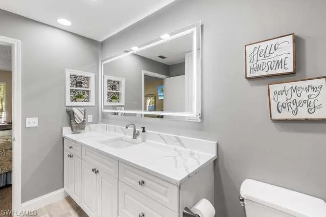 7701 Jewel Ln 202, Naples, Florida 34109