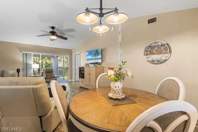 7701 Jewel Ln 202, Naples, Florida 34109