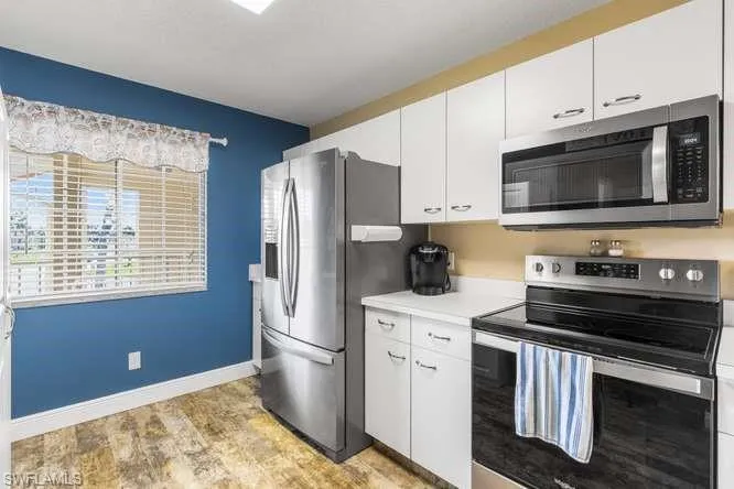 7701 Jewel Ln 202, Naples, Florida 34109