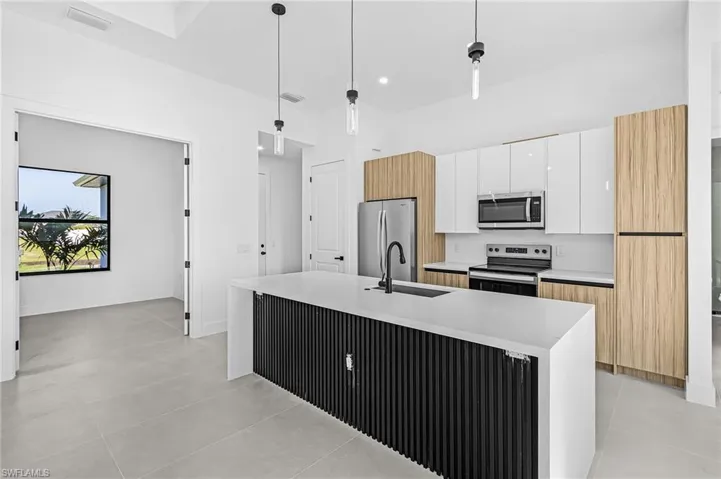 707 Nw 7th Pl, Cape Coral, Florida 33993