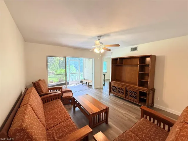 3491 County Barn Rd 103, Naples, Florida 34112
