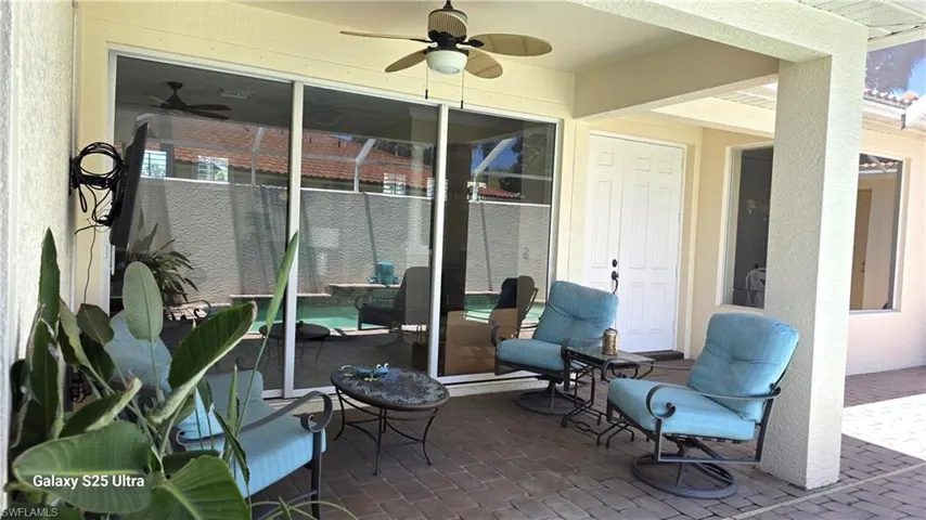 Sliding Glass Doors from LR to the Covered Patio!