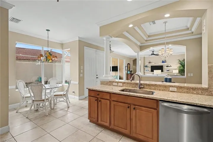 Eat-in Kitchen overlooks the pool!