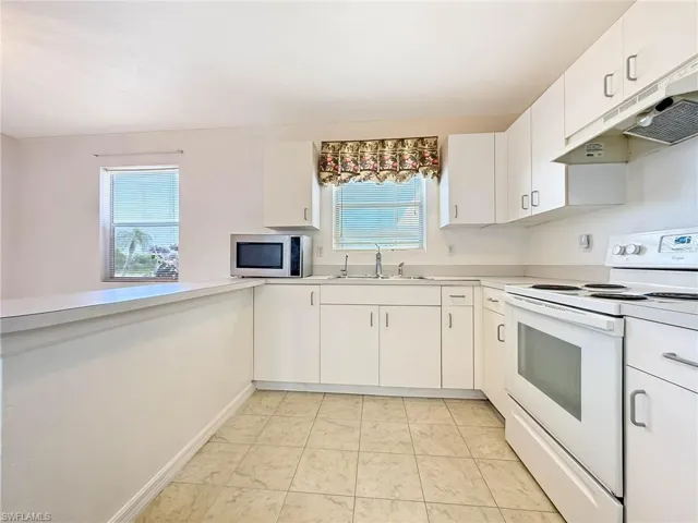 Clean and bright kitchen