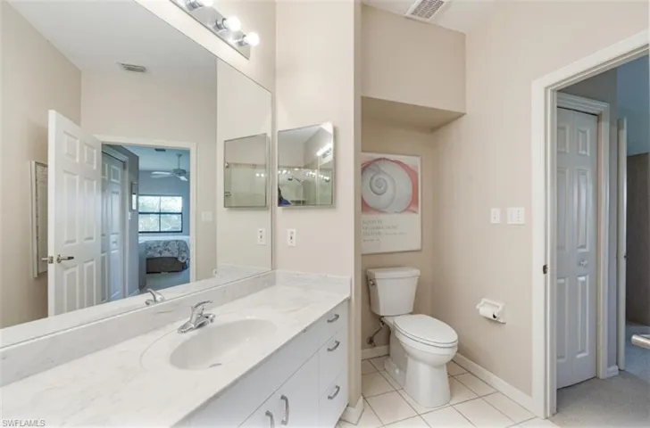220  Vintage  CIR, Naples, FL 34119