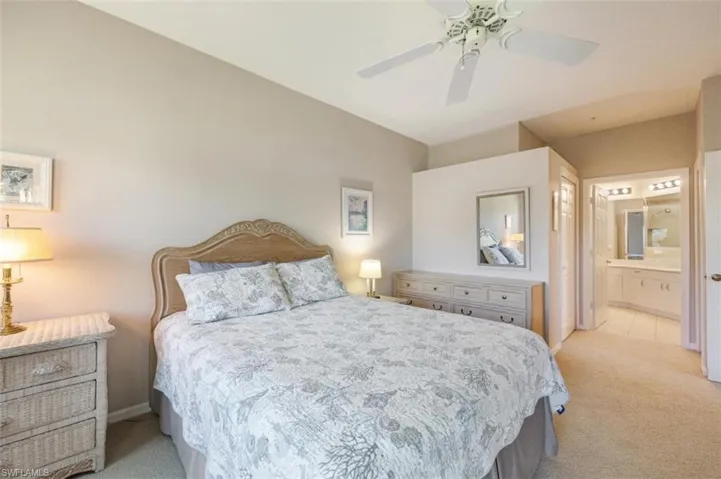 220  Vintage  CIR, Naples, FL 34119