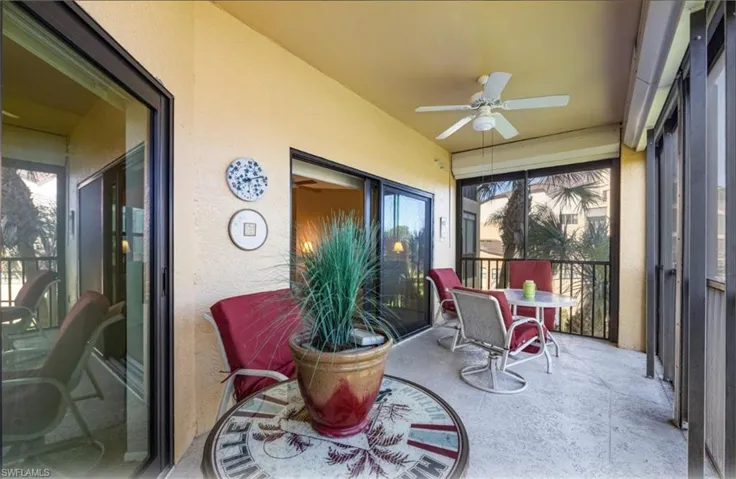 220  Vintage  CIR, Naples, FL 34119