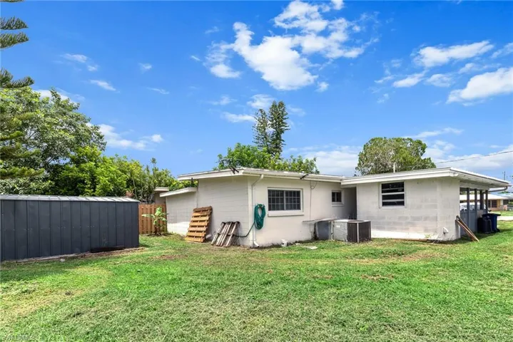 3  Vineyard  ST, Lehigh Acres, FL 33936