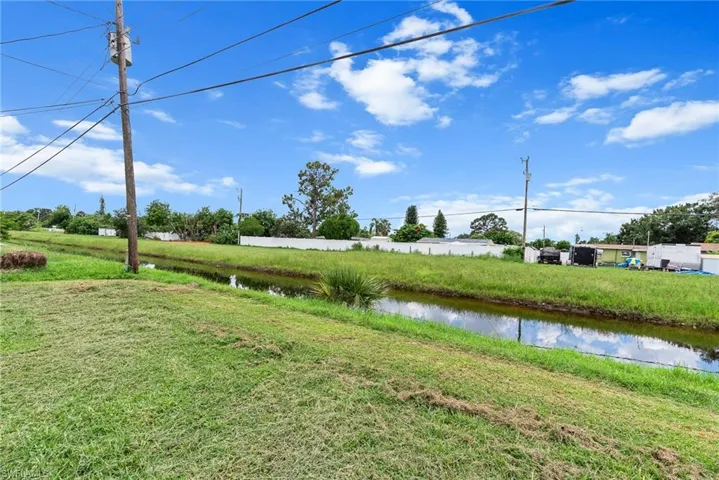3  Vineyard  ST, Lehigh Acres, FL 33936