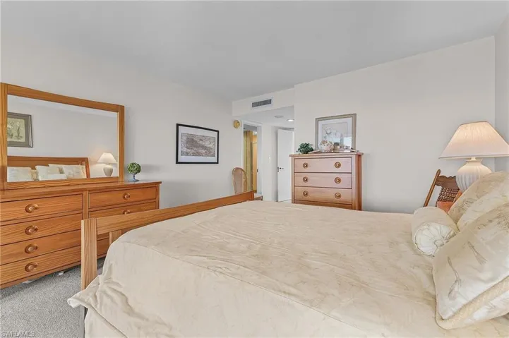 En-suite w/private balcony