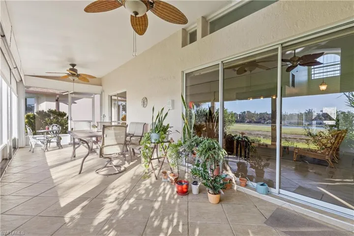 Sunroom with ceiling fan