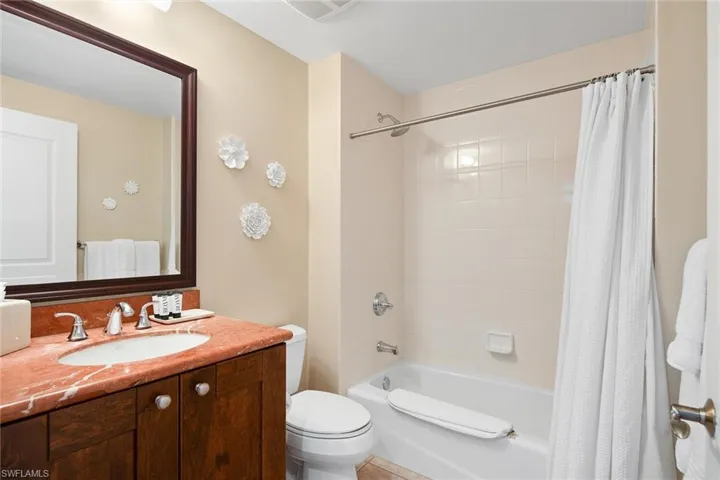 985 Sandpiper St I201, Naples, Florida 34102