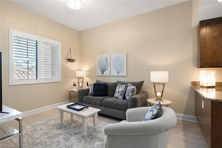 985 Sandpiper St I201, Naples, Florida 34102