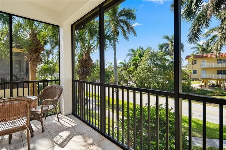 985 Sandpiper St I201, Naples, Florida 34102