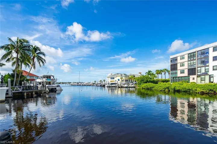 985 Sandpiper St I201, Naples, Florida 34102