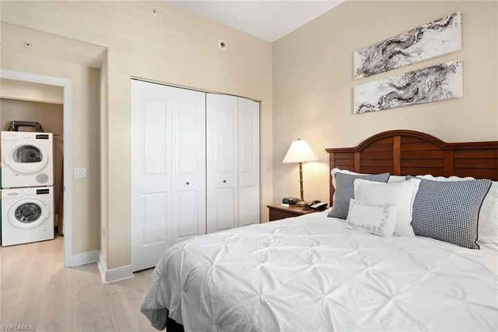 985 Sandpiper St I201, Naples, Florida 34102