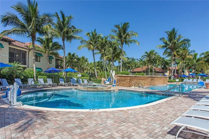 985 Sandpiper St I201, Naples, Florida 34102
