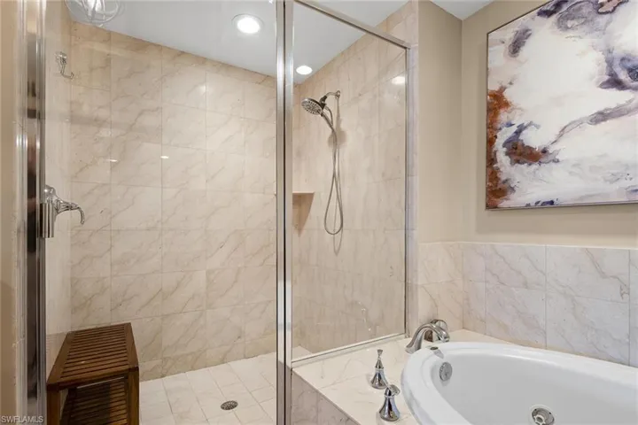 985 Sandpiper St I201, Naples, Florida 34102