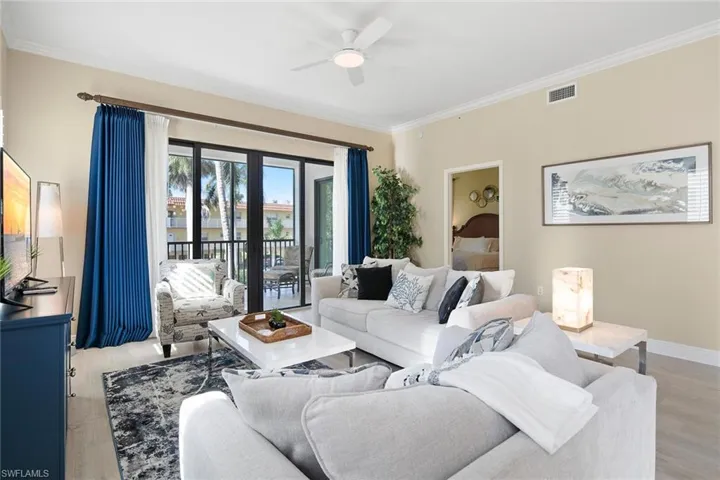 985 Sandpiper St I201, Naples, Florida 34102