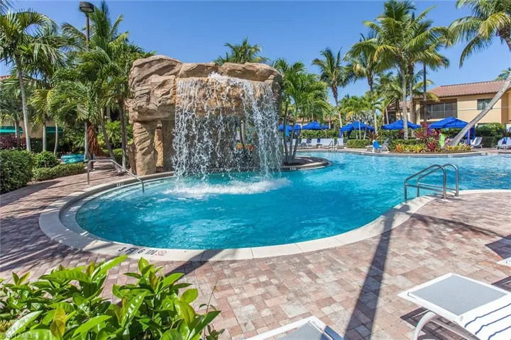 985 Sandpiper St I201, Naples, Florida 34102