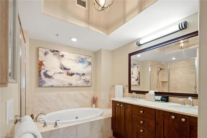 985 Sandpiper St I201, Naples, Florida 34102
