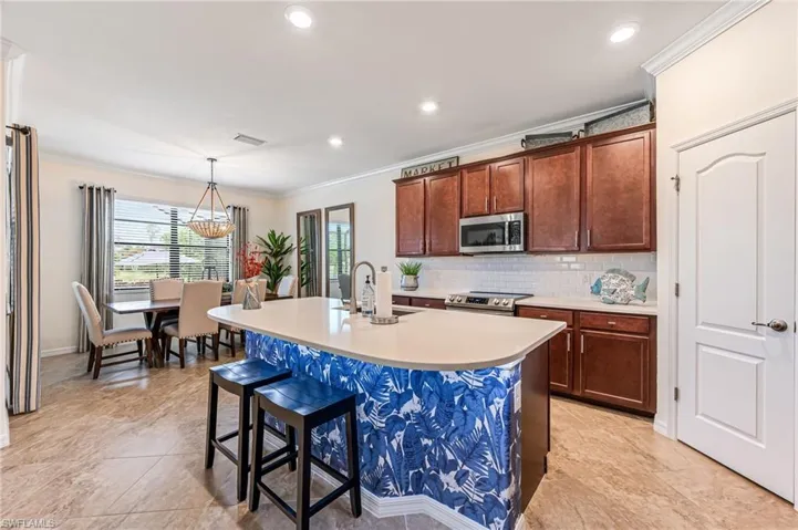 1541  Parnell  CT, Naples, FL 34113