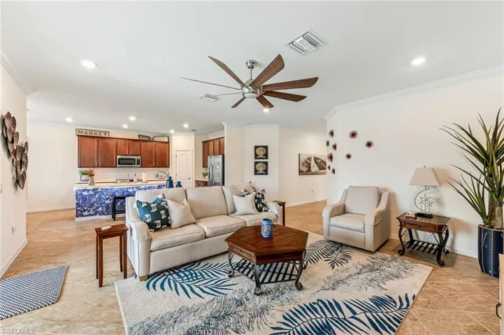 1541  Parnell  CT, Naples, FL 34113