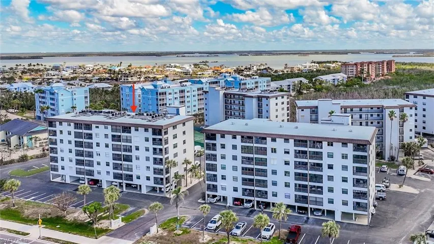Bird's eye view of apartment complex