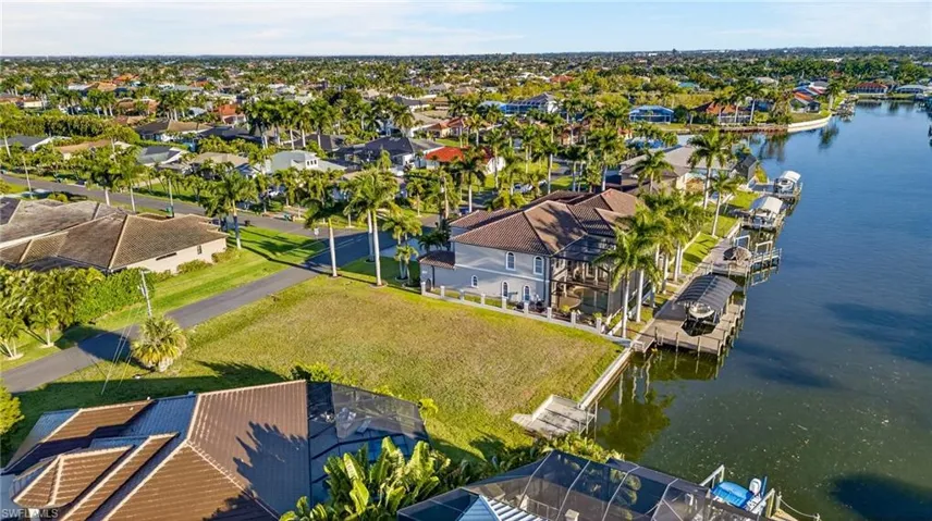 5423 Sw 17th Ave, Cape Coral, Florida 33914