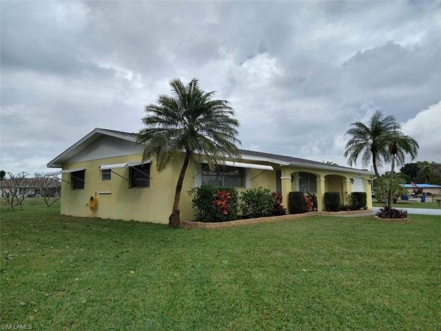 137 W Lake DR, LEHIGH ACRES FL 33936