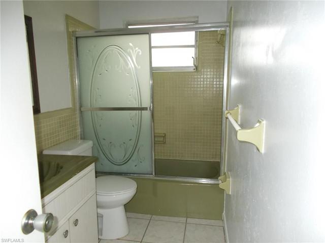137 W Lake DR, LEHIGH ACRES FL 33936