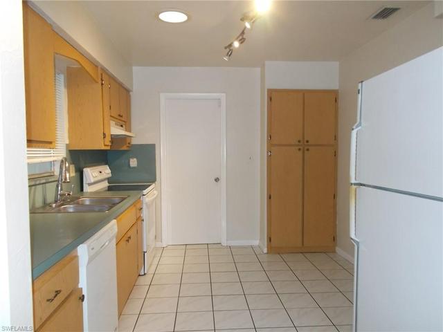 137 W Lake DR, LEHIGH ACRES FL 33936