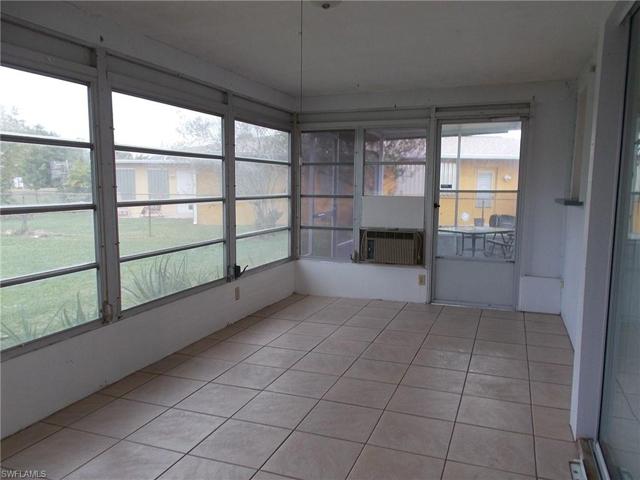 137 W Lake DR, LEHIGH ACRES FL 33936