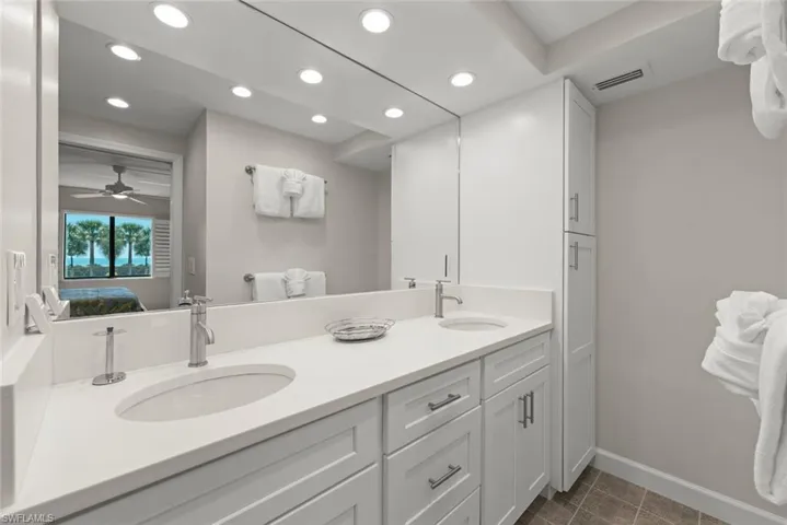 1919 Olde Middle Gulf Dr 401, Sanibel, Florida 33957