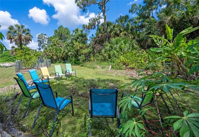 171  2nd NE ST, Naples, FL 34120