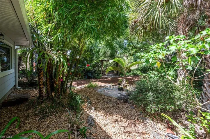 171  2nd NE ST, Naples, FL 34120