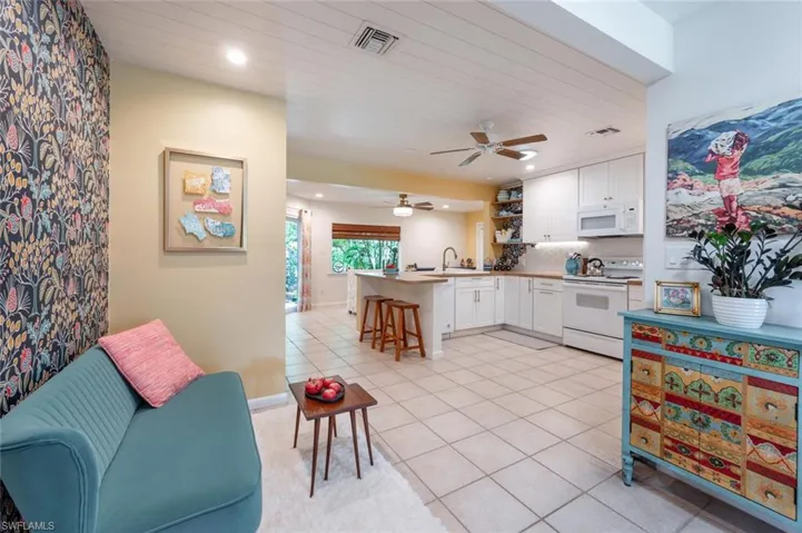 171  2nd NE ST, Naples, FL 34120