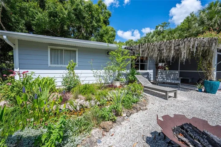 171  2nd NE ST, Naples, FL 34120