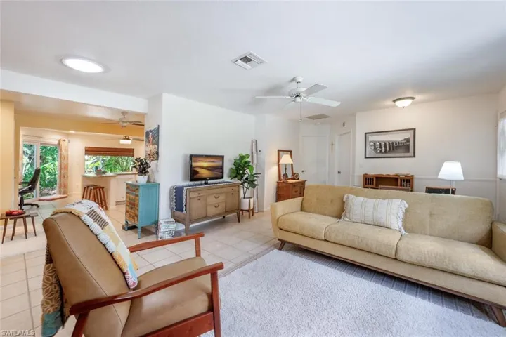 171  2nd NE ST, Naples, FL 34120