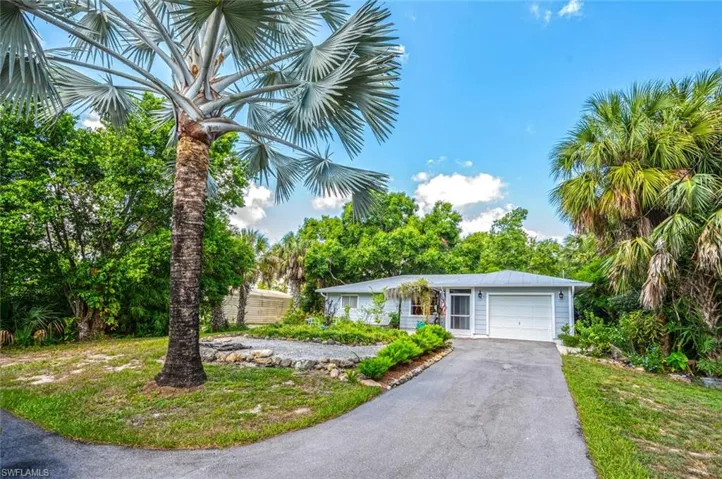 171  2nd NE ST, Naples, FL 34120
